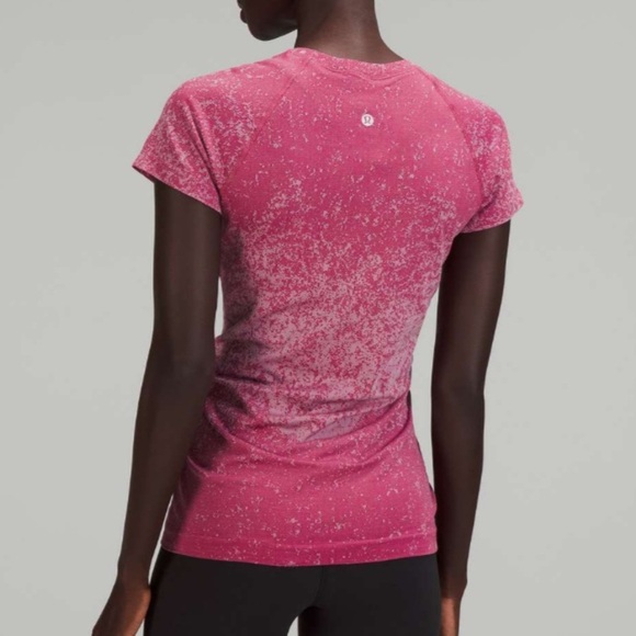 Lululemon Swiftly Tech Short Sleeve Shirt 2.0
Gradient Block Pomegranate - Picture 5 of 8